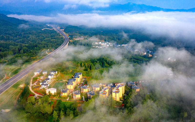 pg电子模拟器试玩游戏打通山区群众致富路